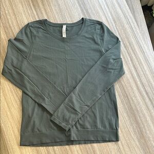 Athleta in motion long sleeve Medium